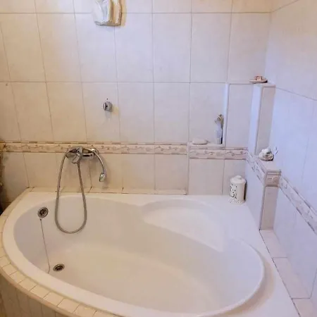 Bakonyszive Vendeghaz *